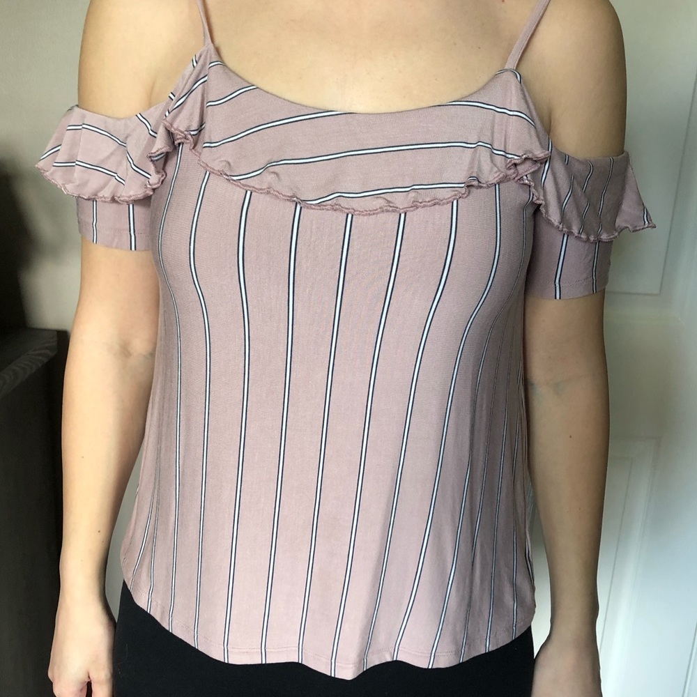 2/$15🌟 American Eagle Off-the-Shoulder Top